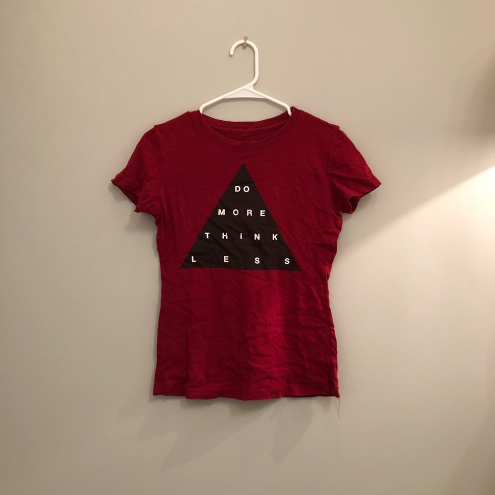 Red and black tee shirt S